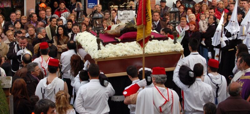 Foto portada: la processó de Can Puiggener. Autor: David B.