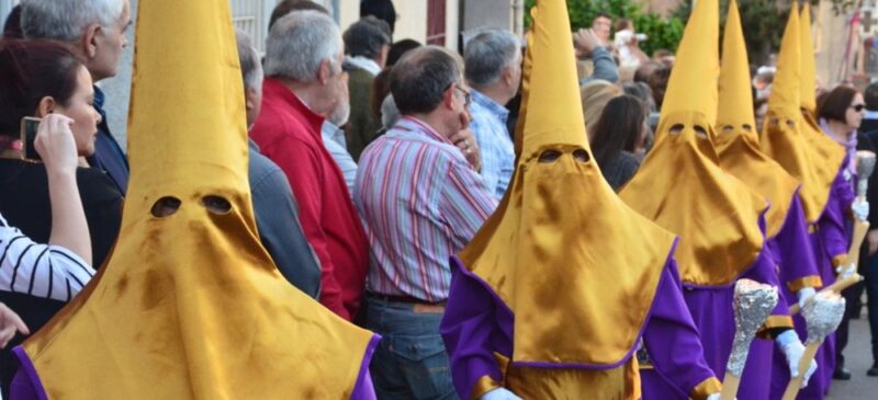 Foto portada: la processó de Can Puiggener. Autor: David B.