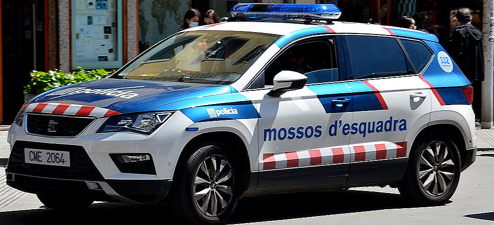 Vehicle Mossos d'Esquadra amb la nova pintura. Autor: David B.