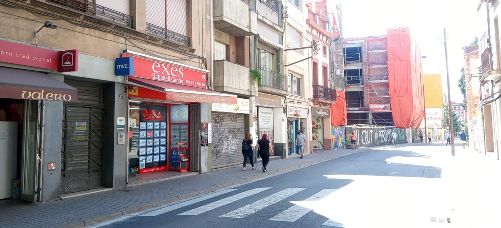 Foto portada: la Via Massagué, aquest diumenge. Autor: J.Asensio.