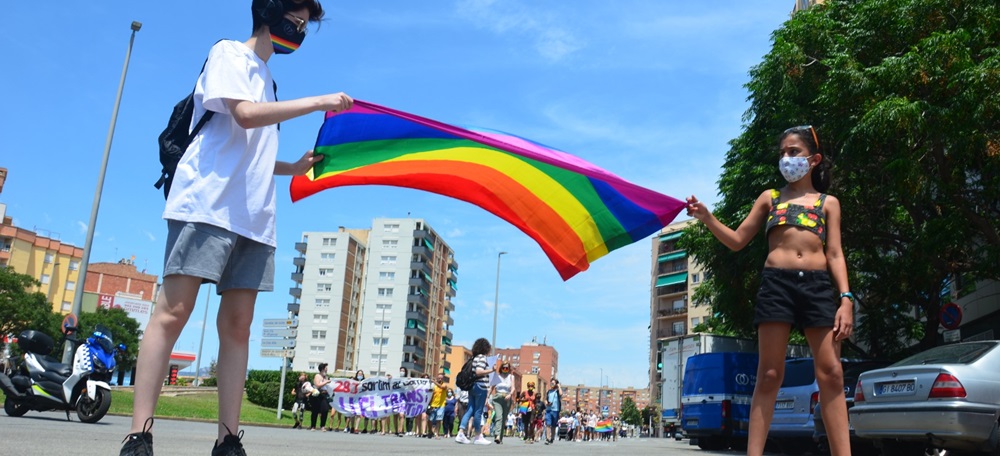Foto portada: manifestació pel Dia de l'Orgull LGTBI, que demana la Llei Trans, l'any 2021. Autor: David B.