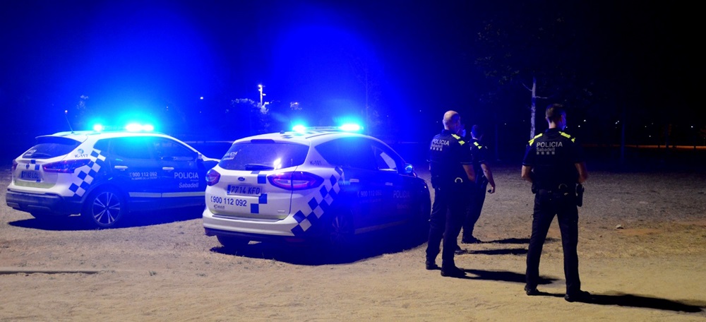 Foto portada: operatiu policial al Parc Central del Vallès, el passat divendres a la nit. Autor: David B.