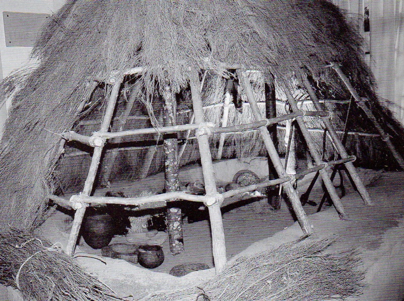 Reconstrucció d'una de les cabanes exposada al Museu d'Història de Sabadell. 