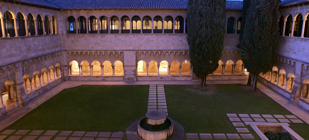 Foto portada: el monestir de Sant Cugat. Autor: @visitSantCugat.