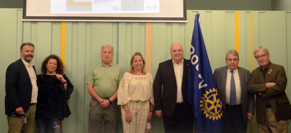 Foto portada: membres del Rotary Club de Sabadell, aquest dimarts al restaurant Suís. Autor: David B.