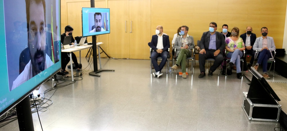 Pla general de par dels representants locals presencials i una intervenció telemàtica en la segona jornada del 2n Congrés Qualitat de l'Aire de Sabadell, el 15 d'octubre de 2021. (Horitzontal)