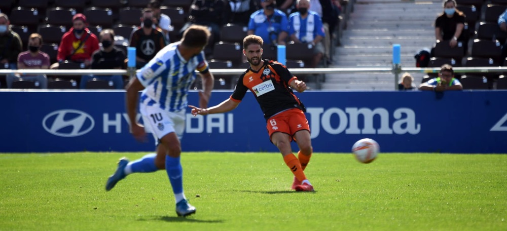 Foto portada: un moment de l'Atlético Baleares - Sabadell de la temporada 2021-2022. Autor: Críspulo Díaz / cedida.