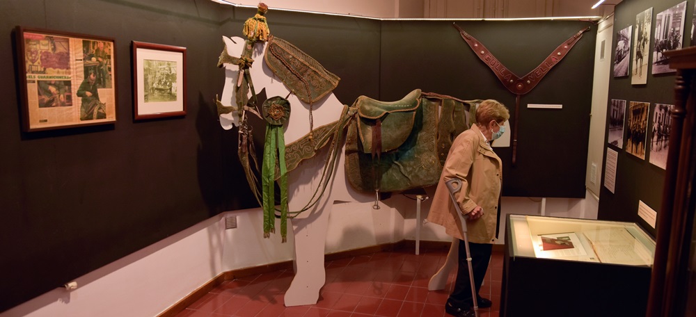 Foto portada: l'exposició sobre la Colla Vella al Museu d'Història. Autor: David Chao.