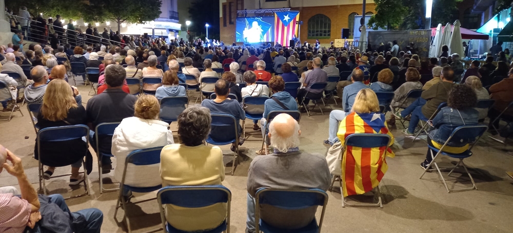 Acte en record de l1-O a la plaça del Mercat. Autor: David B.