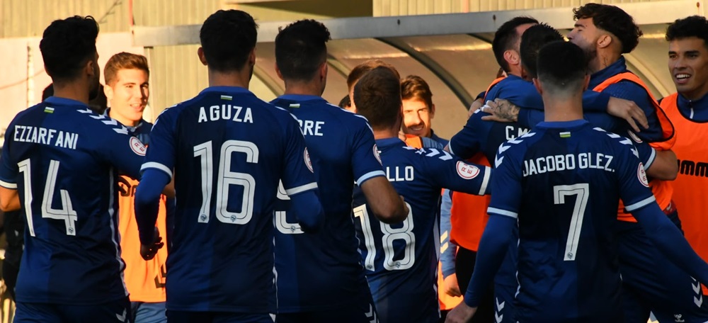 El Sabadell celebra el gol de Morgado a Cornellà (Foto Crispulo)