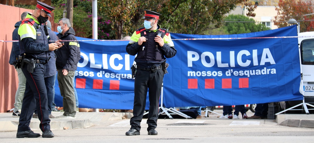 Foto portada: agents dels Mossos d'Esquadra, en el lloc dels fets. Autor: ACN.