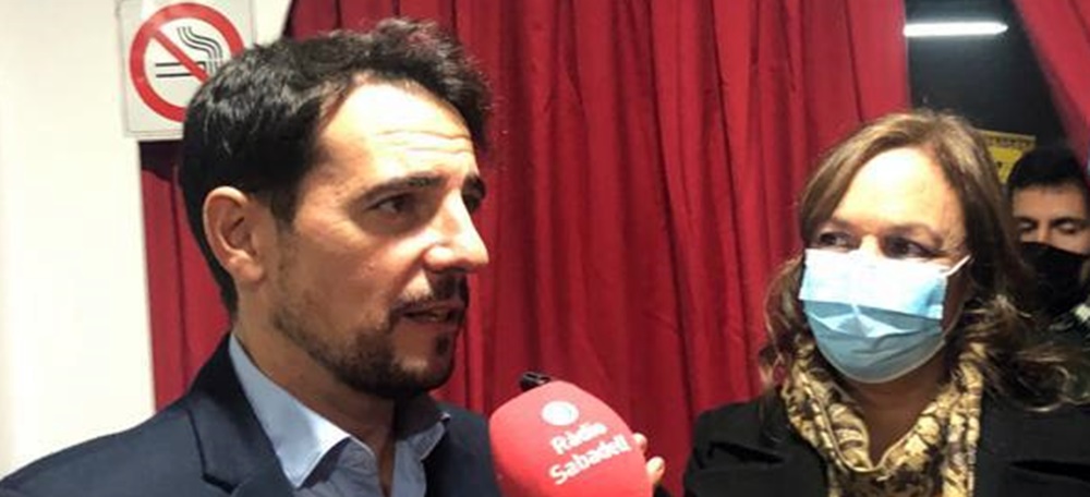 El president del Partit Popular a la província de Barcelona, Manu Reyes acompanyat per la responsable del partit a Sabadell, Cuca Santos, en una primera trobada per a la creació d’equip. Autor: Cedida.