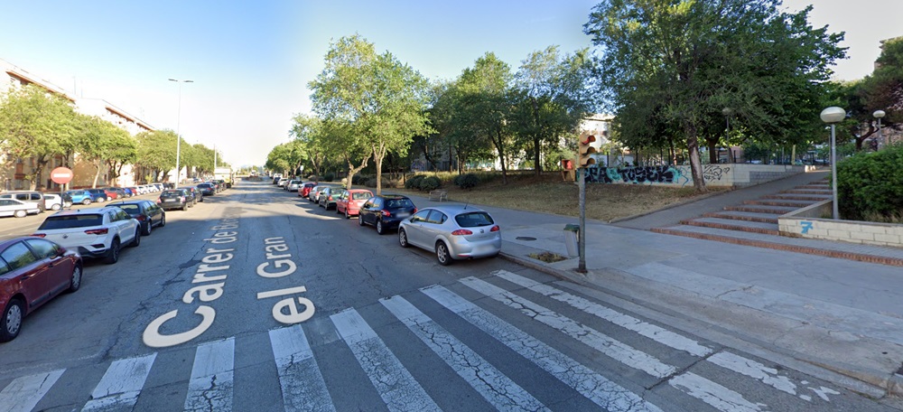 Foto portada: el carrer de l'Alcalde Ribé, a Ca n'Oriac. Foto. Google Street View.