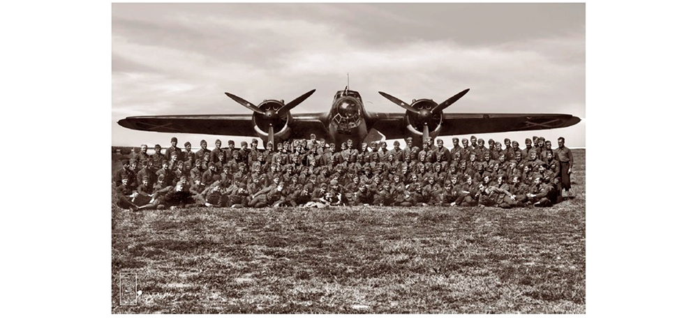 La Legió Còndor, l'any 1939, a l'Aeroport. Autor desconegut. Cedida per Aleix González. Present al calendari 'Sabadell ahir' de la UES.