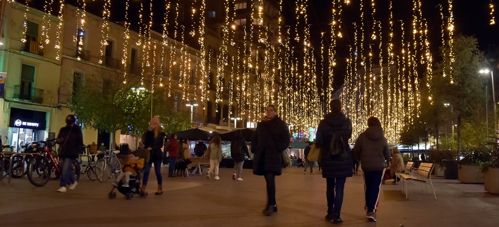 Foto portada: les llums de Nadal al Passeig de la plaça Major. Autor: David Chao.