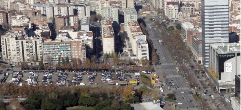Foto portada: l'aparcament de l'Eix Macià, des d'una vista aèria. Autor: Ajuntament.