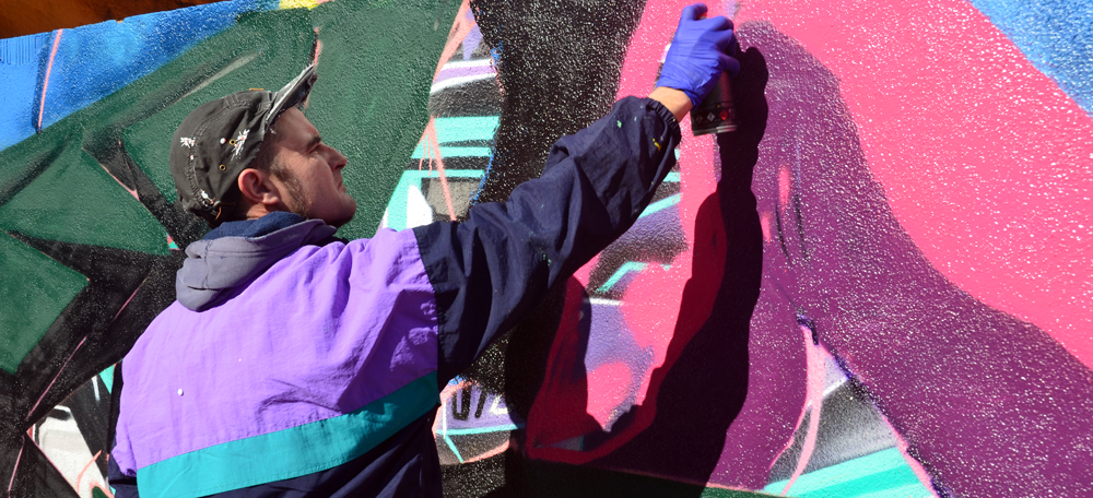 Un grafiter reivindicant l'obra de Treze