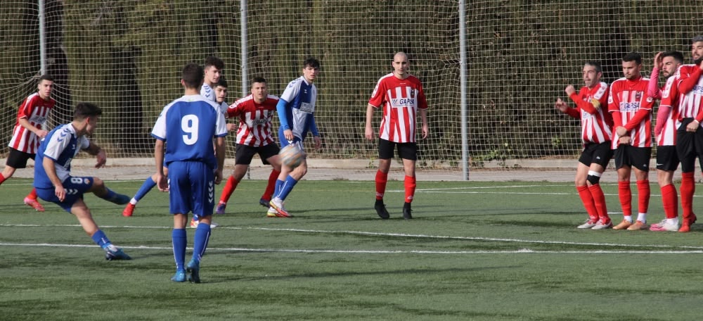 El golàs de falta de Piti Belmonte Jr (Foto: Jordi Sánchez)