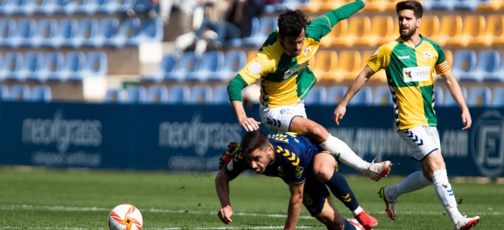 Iago Indias en una acció al partit UCAM-Sabadell. Autor:UCAM Twitter