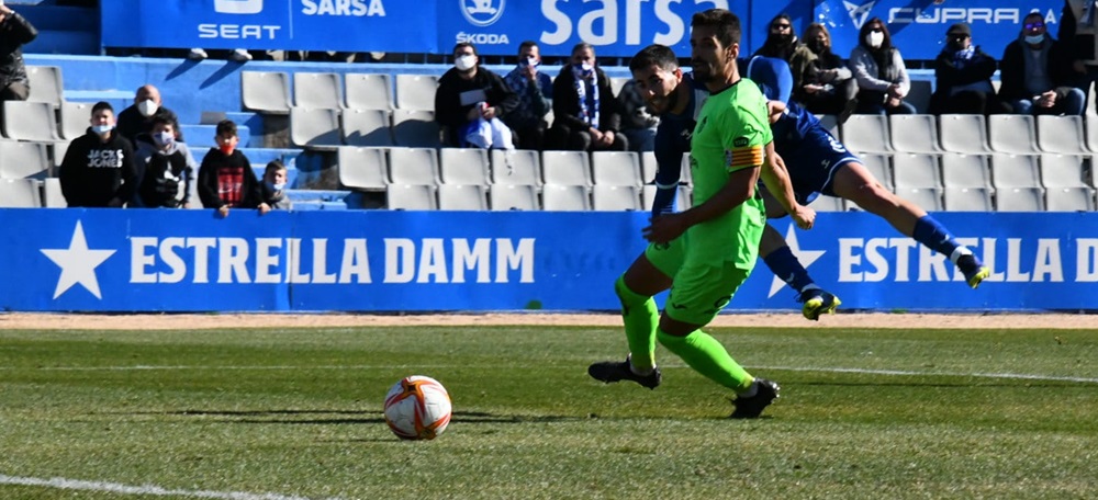 Foto portada: Jacobo ha donat tres punts al Sabadell. Autor: Críspulo Díaz.
