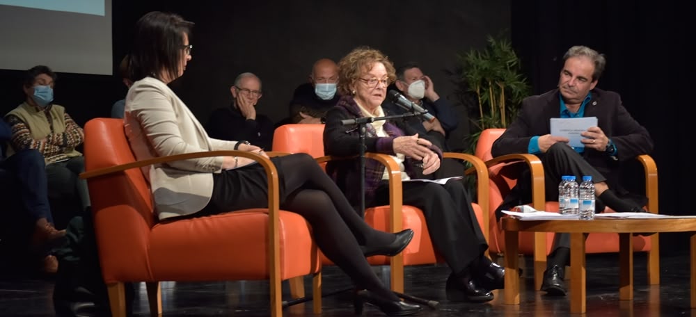 Un dels testimonis presents en l'Audiència Memorial d'aquest dijous al vespre a l'auditori del Casal Pere Quart. Autor: David Chao.