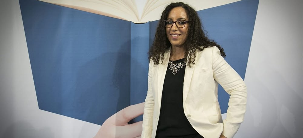 Foto portada: l'escriptora Najat el Hachmi, quan va guanyar el premi Sant Joan.
