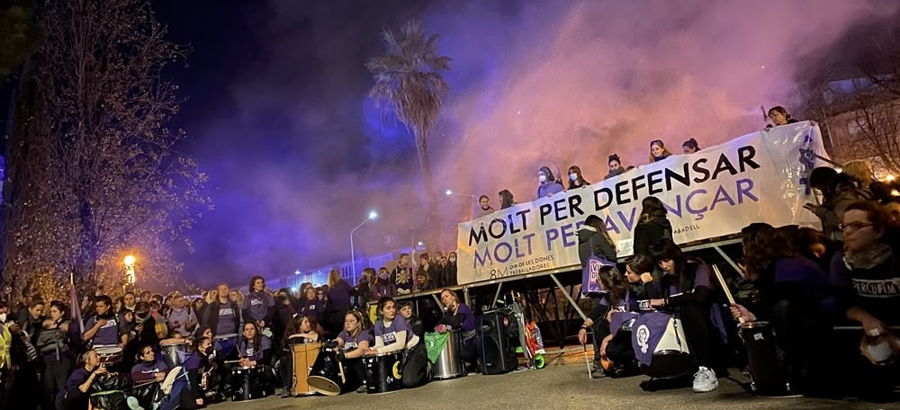 Final de la manifestació del 8M, a la plaça de les Dones del Tèxtil. Autora: J. Ramon