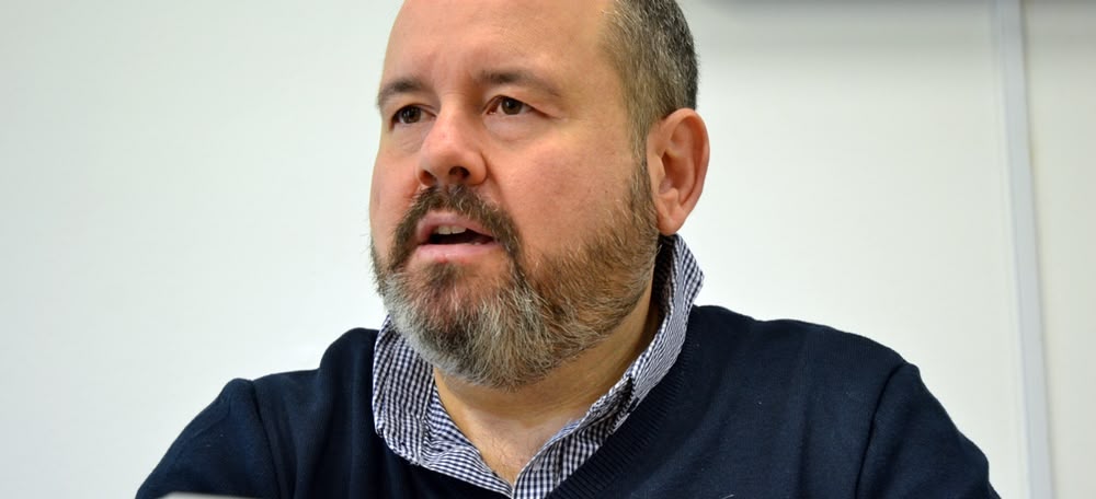 Foto portada: el diputat d'Unides Podem al Congrés, Joan Mena, autor de 'No parlaràs mai un bon català'. Autor: J.d.A.