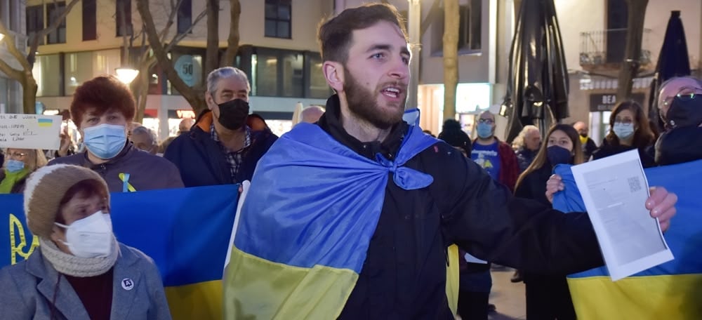 Yuri Atamanchuck, un ucraïnès resident a Sabadell en la concentració d'aquest dimarts. Autor: David Chao.