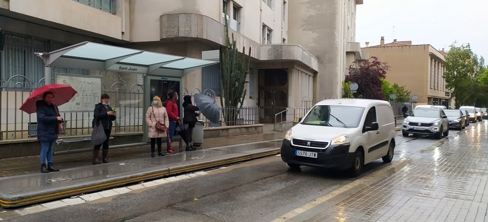 Foto portada: el carrer de Sant Joan, aquest dijous. Autor: J.d.A.