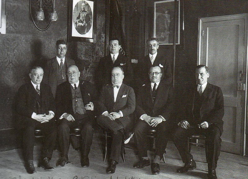 Comité Local de la Unión Patriótica. Plàcid Marcet Datzira, assegut al centre de la foto. 16 d'abril de 1927,Autor desconegut/ERP.
