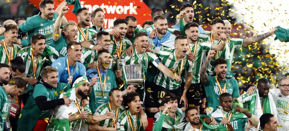 El Betis celebrant la tercera Copa del Rei. Agencies