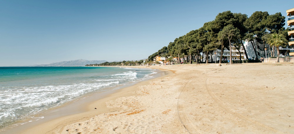 Foto portada: la platja del cap de Sant Pere, a Cambrils. Autor: cedida.