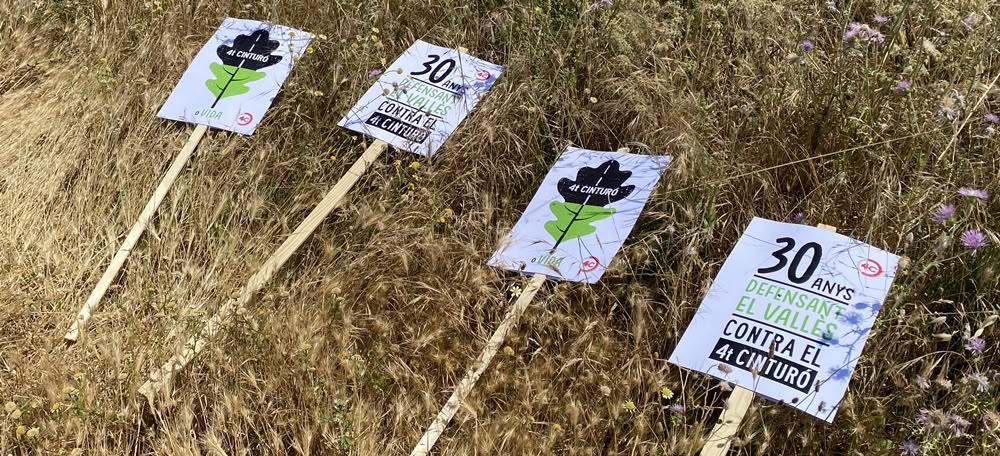 Cartells en contra del Quart Cinturó, aquest diumenge a l'acte central de la Campanya contra el 4C al Bosc de Can Deu