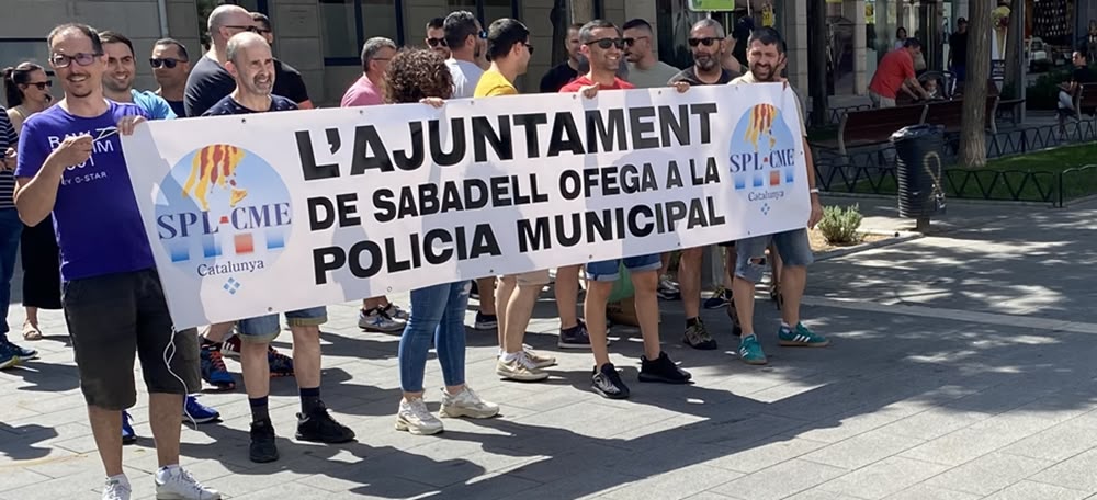 Concentració del sindicat de Policies Locals i Cos dels Mossos d'Esquadra, aquest dimarts. Autora: J. Ramon