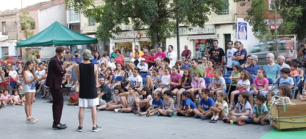 Foto portada: una de les actuacions, aquest dimarts. Autora: N.Bueno.