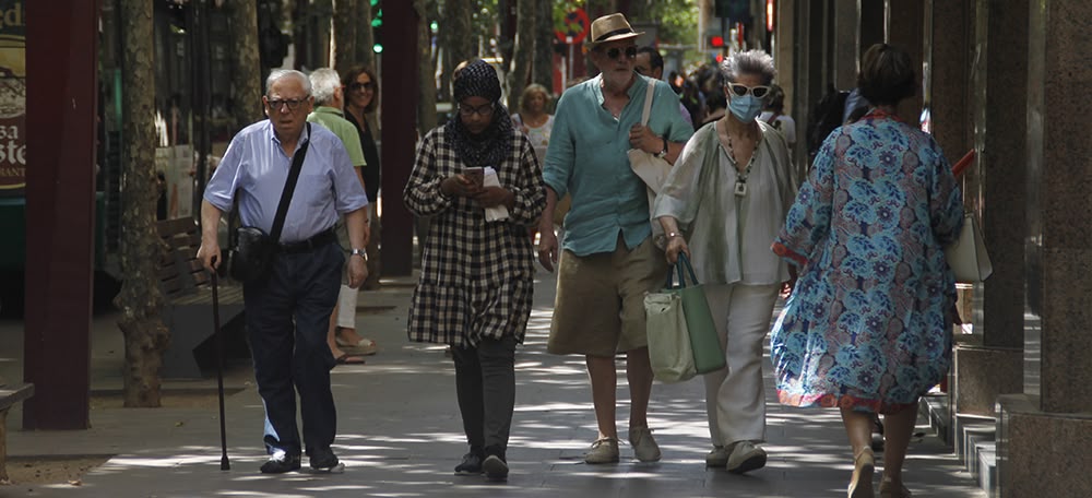 Ciutadans passejant per la Rambla. Autora: Lucía Marín.