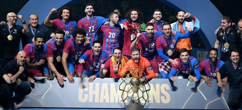 Foto portada: la Champions del Barça d'handbol.