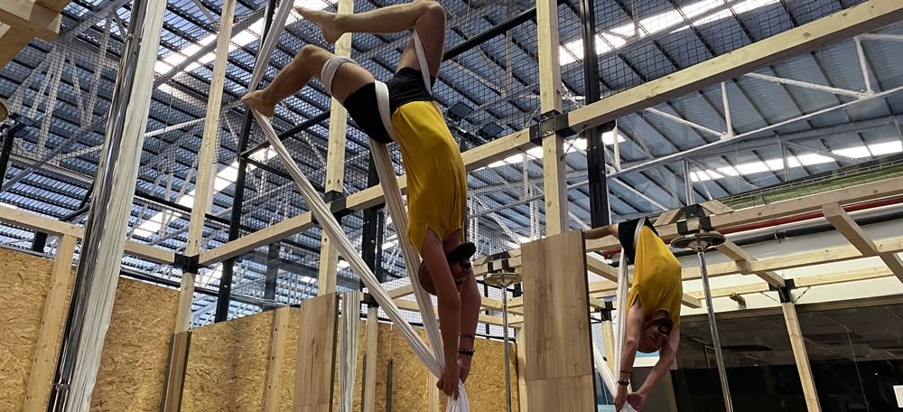 Acrobàcies aèries a La Subversiva. Autora: J. Ramon