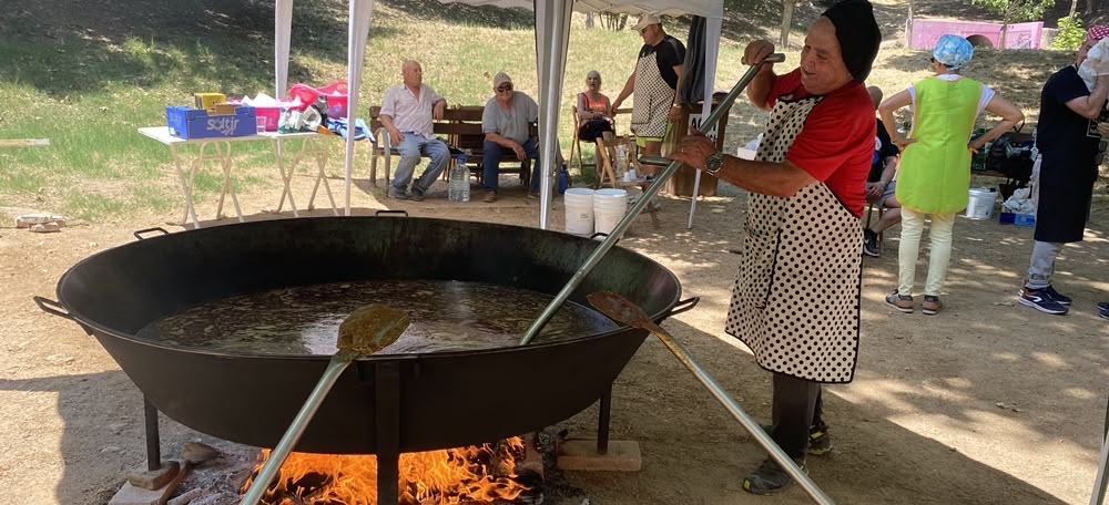 Paella per commemorar la germanor entre San Sebastián de los Ballesteros i Sabadell. Aquest diumenge al Parc Catalunya. Autora: J. Ramon