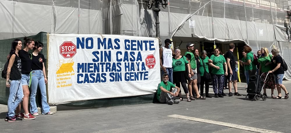 Concentració de la PAH, aquest dimarts a la plaça Sant Roc. Autora: J. Ramon