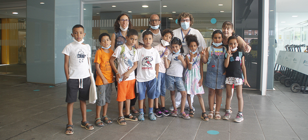 Els nens i nenes saharauís que passaran l'estiu a Sabadell, aquest dijous. Autora: Lucia Marin