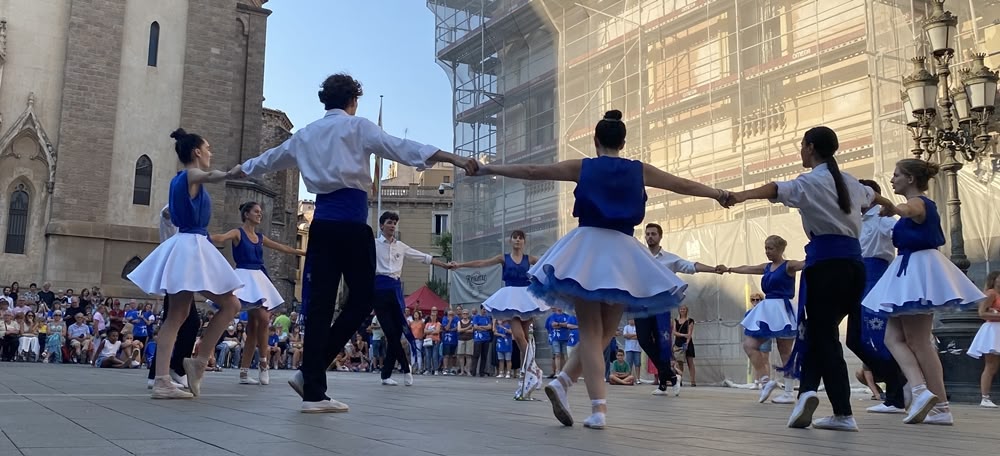 Sardana per commemorar el 75è aniversari de Mirant el Cel. Autora: J. Ramon