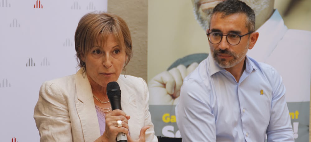 Carme Forcadell i Gabriel Fernández, aquest dimecres a l'Arteneu. Autora: Lucia Marin