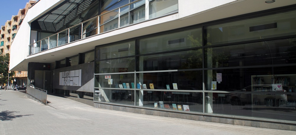 Foto portada: la biblioteca del sud. Autora: Lucía Marín.