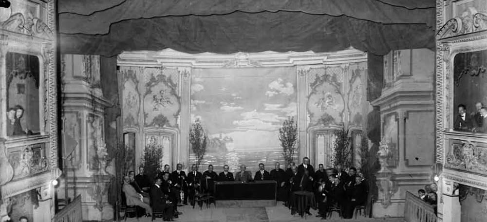 Teatre Principal l’any 1918. Acte commemoratiu del primer centenari de l’escola Pia a Sabadell. Autor: Francesc Casañas i Riera (AHS).