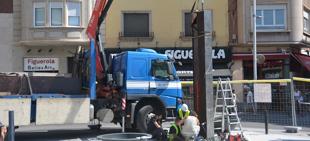 Instal·lació estructura làmina d'aigua Passeig. Autor: David B.