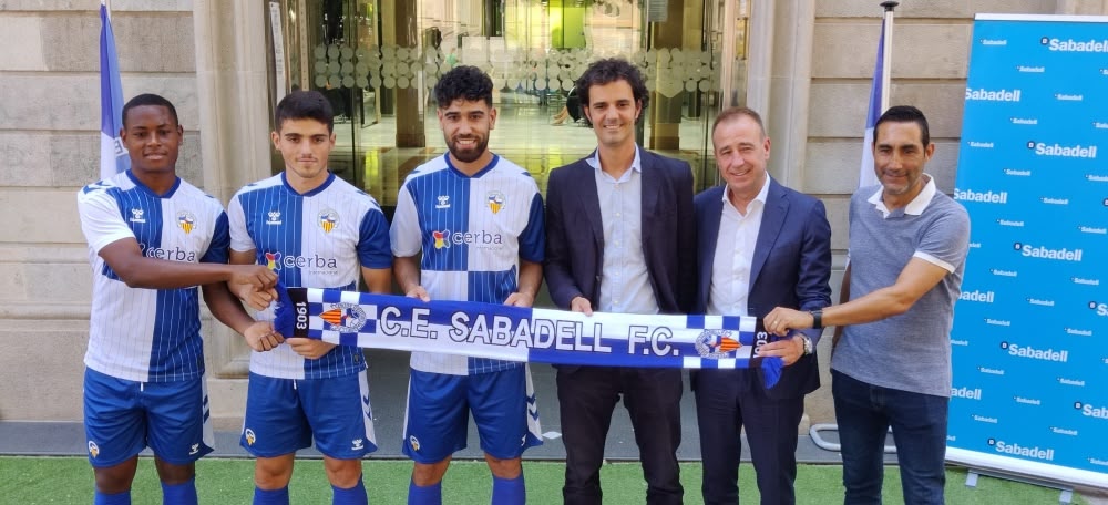 Joanet, Juanmi Carrión, Christian Dieste, presentats amb B.Batllet, Carles Miquel (Banc Sabadell) i G.Escoda. Autor: J.Sánchez