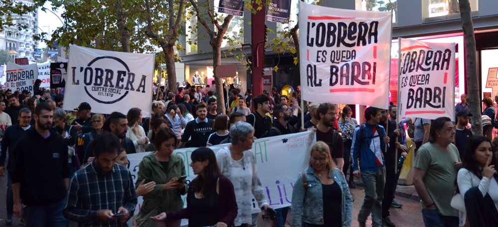 Manifestació a favor de la continuïtat del CSA L'Obrera, el 8 d'octubre de 2022. Autor: J.d.A.