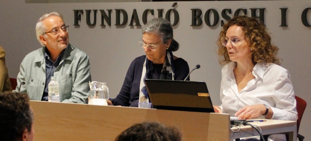 Foto portada: Josep Llobet, Glòria Dalmau i Marta López, en un acte recent. Autora: Lucía Marín.